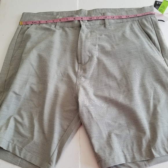 NWT Burnside Shorts Hybrid walk short board short Silver Size 36 - Picture 3 of 12